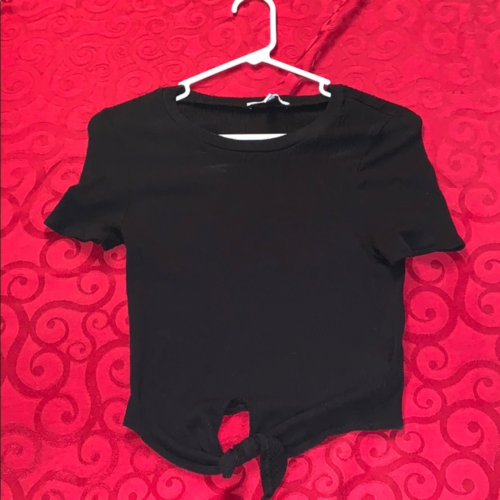 Black tie-front shirt